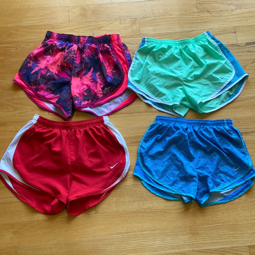 **LOT OF NIKE WOMENS MEDIUM RUNNING SHORTS**